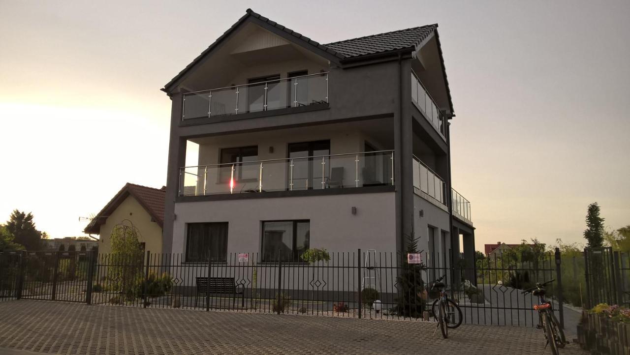 Willa Dobrylko II -Apartamenty Rewa Exterior photo